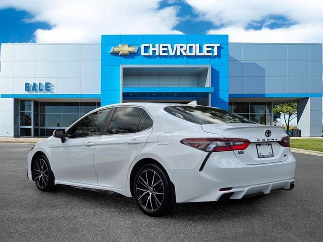 Used 2021 Toyota Camry SE w/ Convenience Package FWD image 5