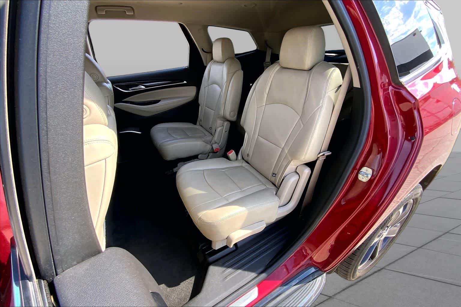 Used 2020 Buick Enclave Essence w/ LPO, Touring Package FWD image 20