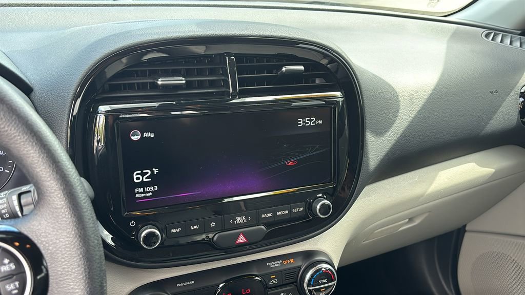 Used 2022 Kia Soul S FWD image 19