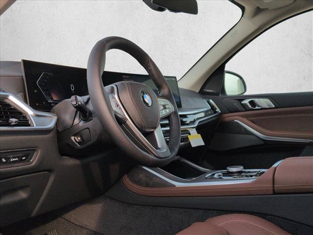 New 2027 BMW X7 xDrive40i w/ Premium Package AWD/4WD image 3