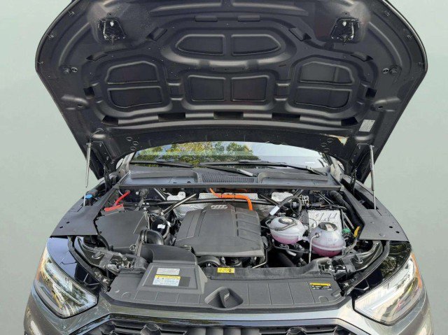 Certified 2025 Audi Q5 e Premium Plus w/ Premium Plus Package AWD/4WD image 34