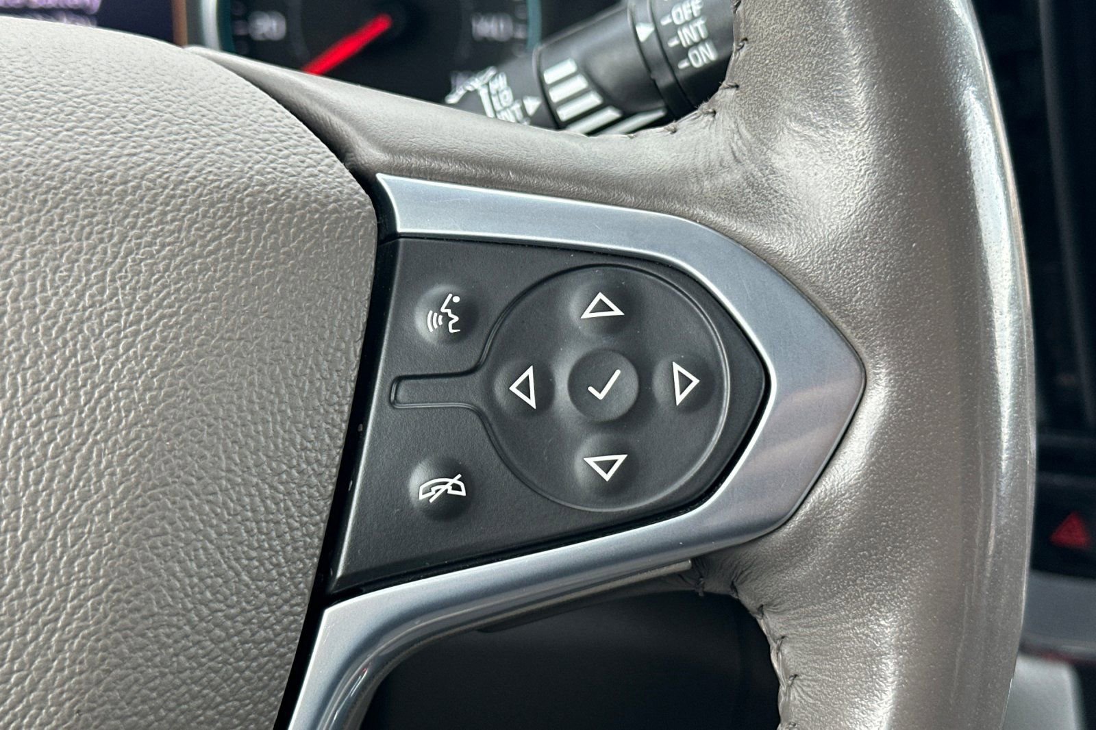 Used 2021 Chevrolet Traverse Premier w/ LPO, Floor Liner Package image 38