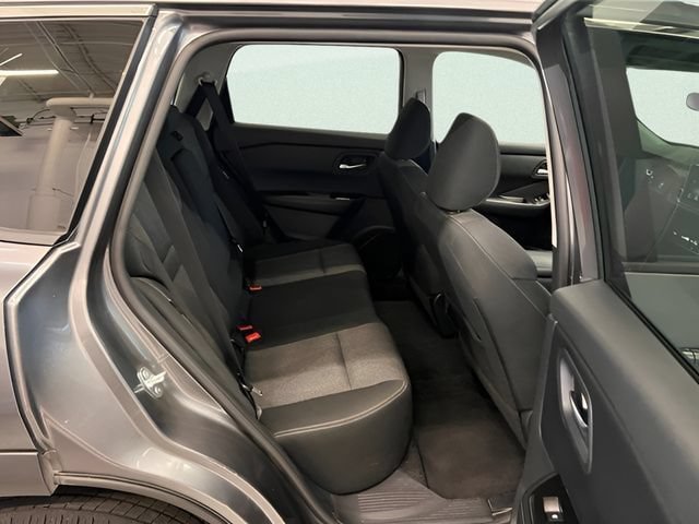 Used 2025 Nissan Rogue SV AWD/4WD image 8