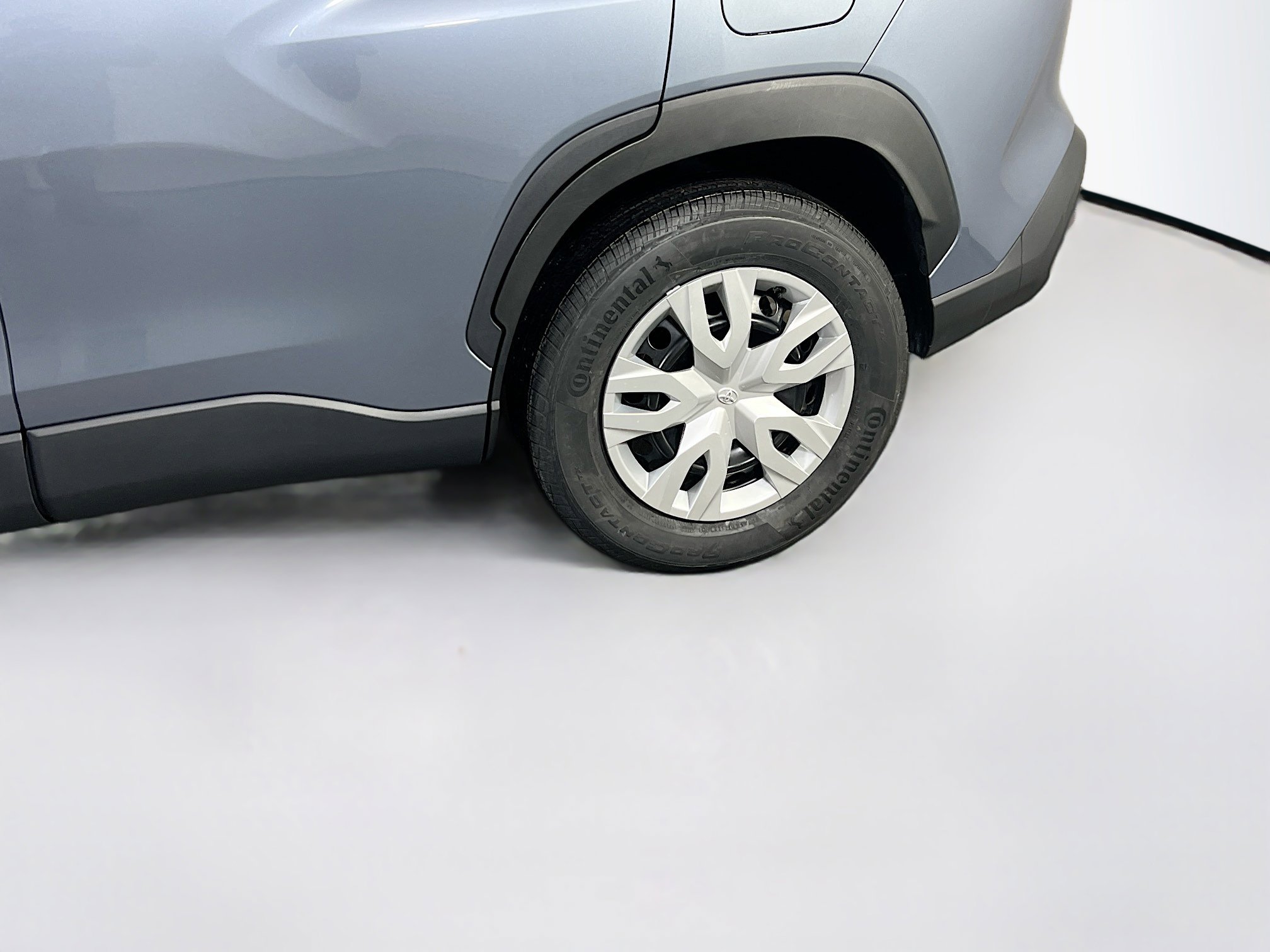 Used 2024 Toyota Corolla Cross L image 28