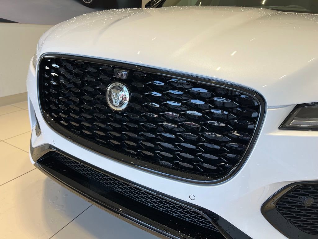 New 2026 Jaguar F-PACE R-Dynamic S image 8