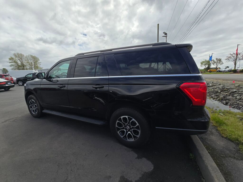 Used 2024 Ford Expedition Max XLT image 8