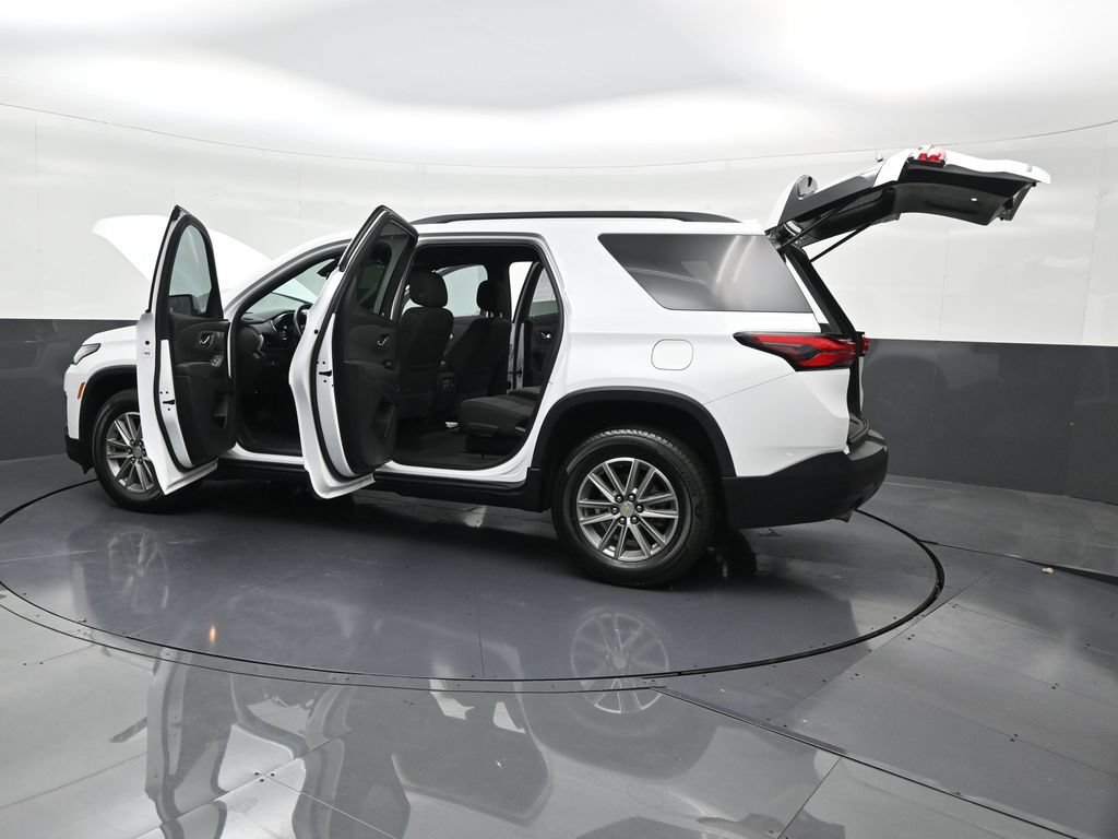 Used 2023 Chevrolet Traverse LT FWD image 43