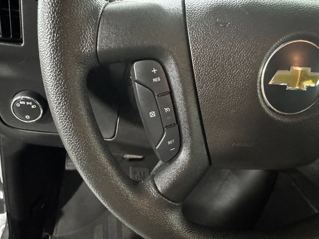 Used 2025 Chevrolet Express 3500 LT w/ LT Preferred Equipment Group RWD image 4