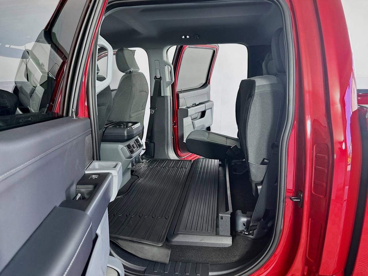 Used 2024 Ford F150 XLT w/ Equipment Group 302A MID image 31