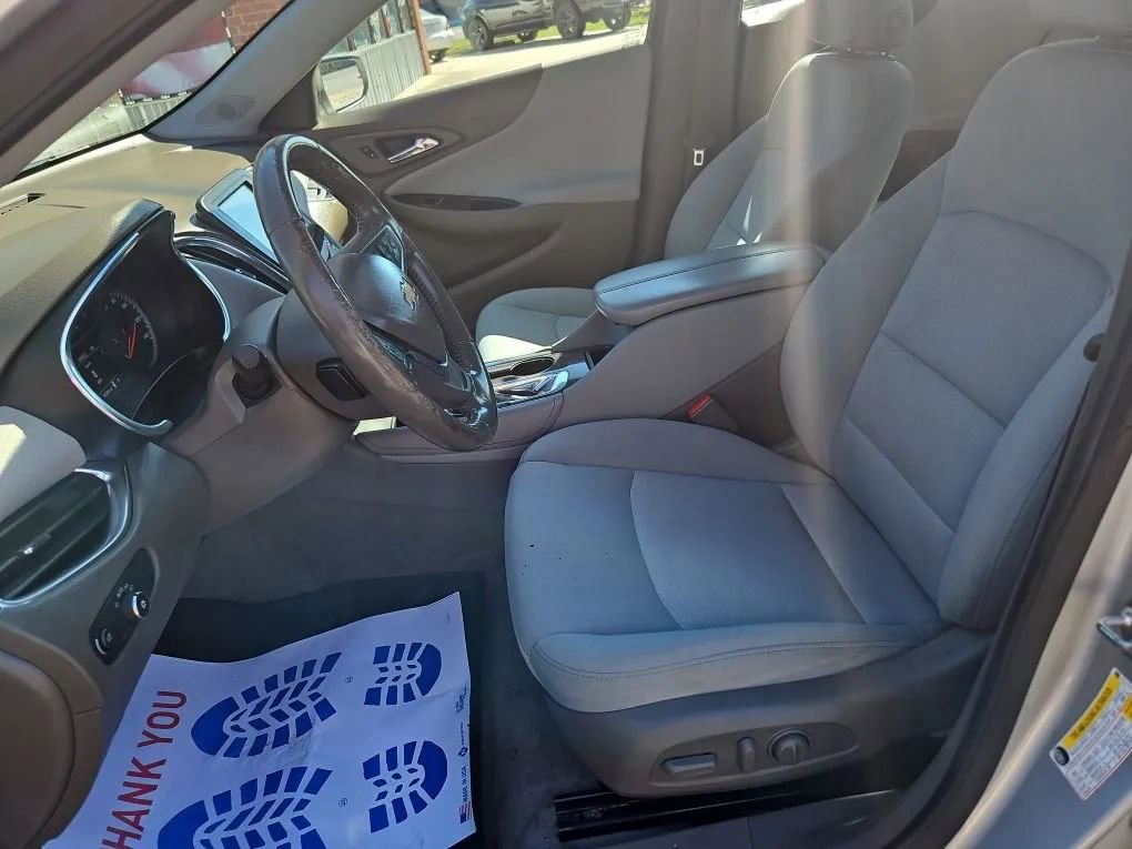 Used 2018 Chevrolet Malibu LT w/ Sport Package image 12