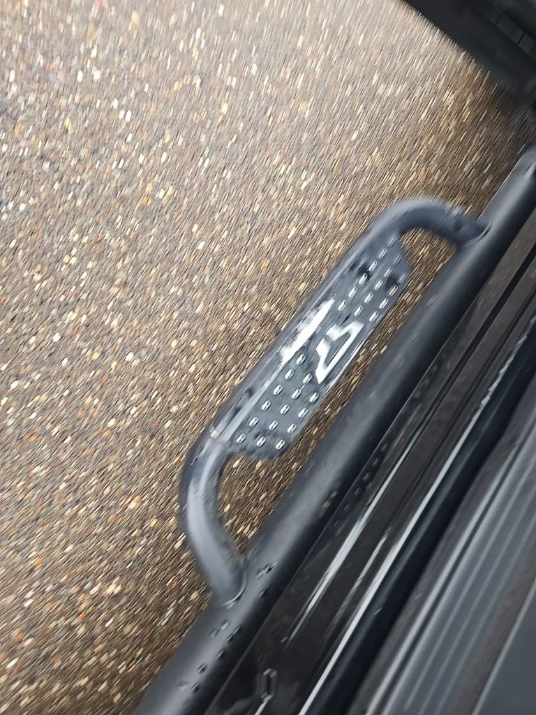 Used 2021 Nissan Titan SV w/ SV Convenience Package image 13