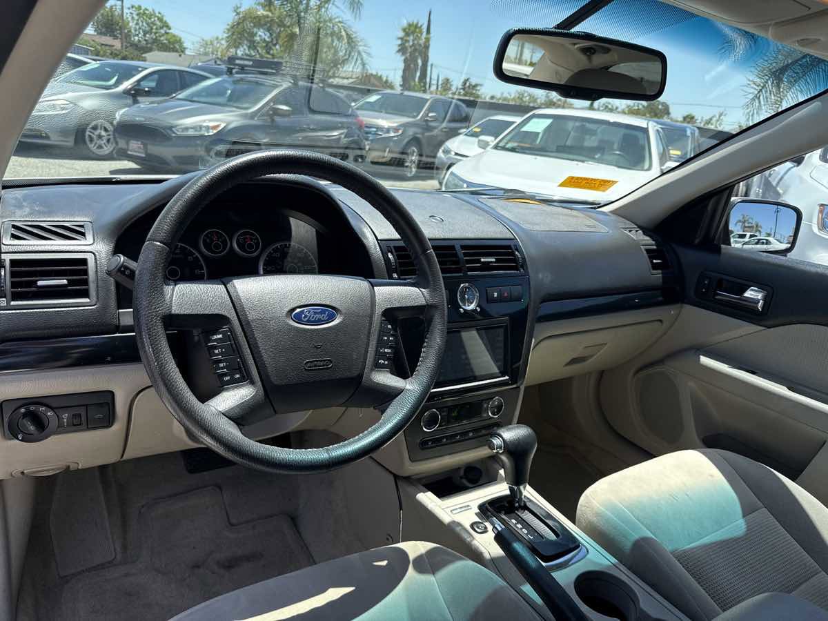 Used 2009 Ford Fusion SEL FWD image 23