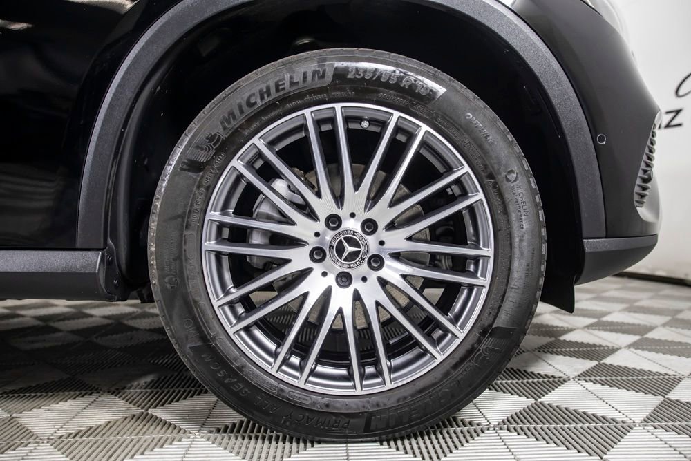 Used 2024 Mercedes-Benz GLC 300 4MATIC image 35