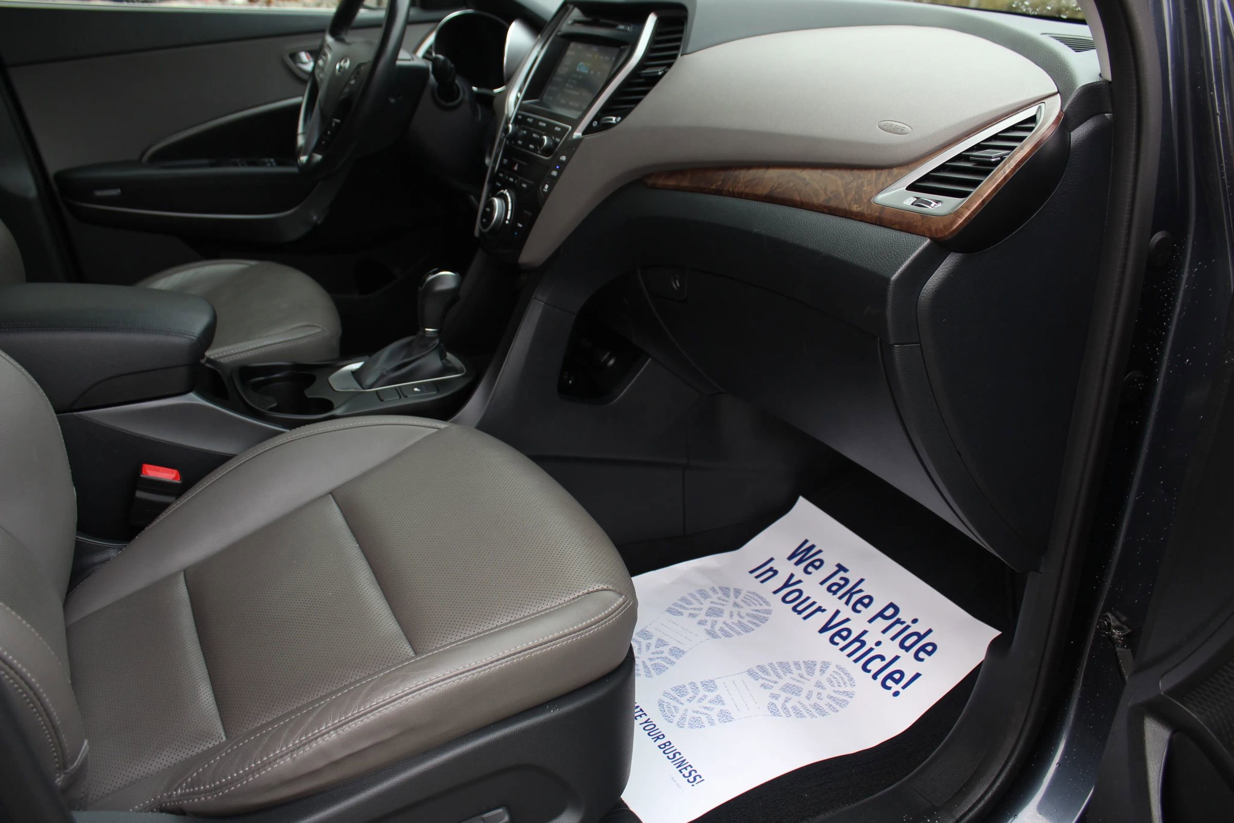 Used 2017 Hyundai Santa Fe SE w/ SE Premium Package 02 image 18