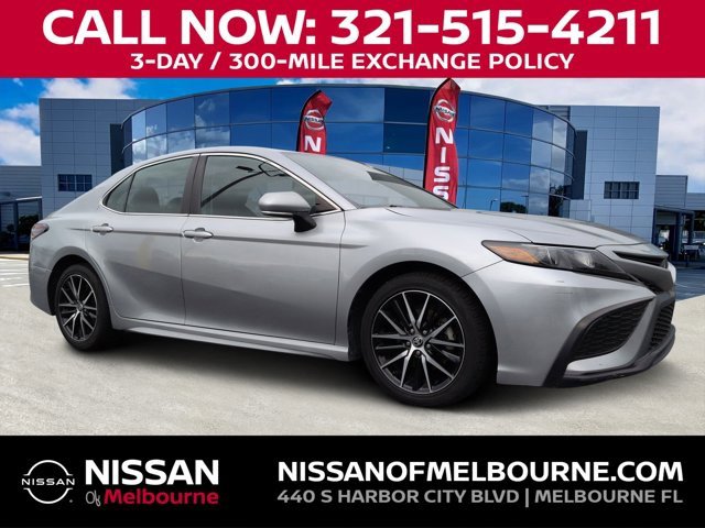 Used 2023 Toyota Camry SE image 1