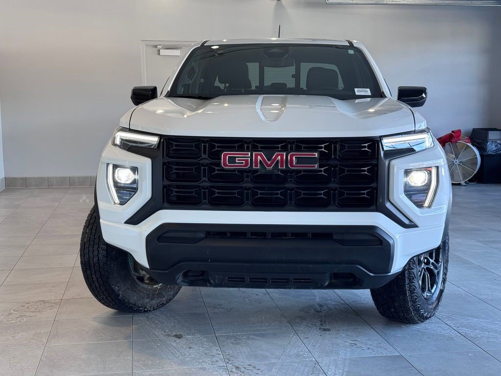 Certified 2025 GMC Canyon Elevation image 3