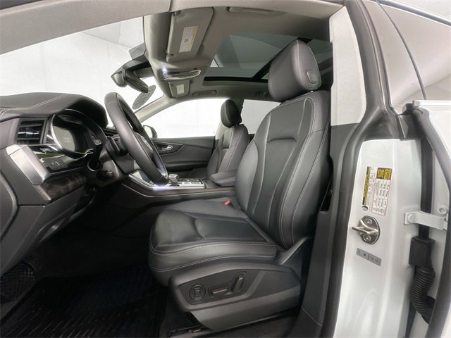 Used 2023 Audi Q8 Premium w/ Convenience Package image 4