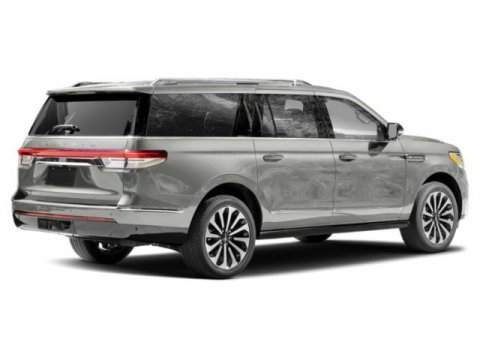 Used 2022 Lincoln Navigator Reserve image 2