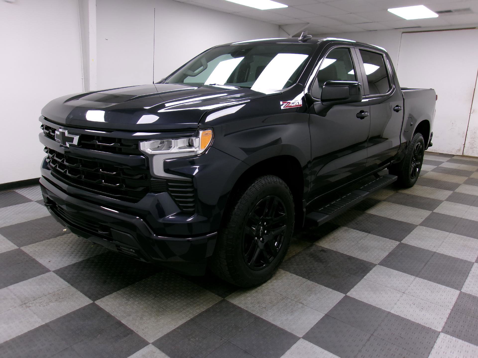 Certified 2022 Chevrolet Silverado 1500 RST image 1