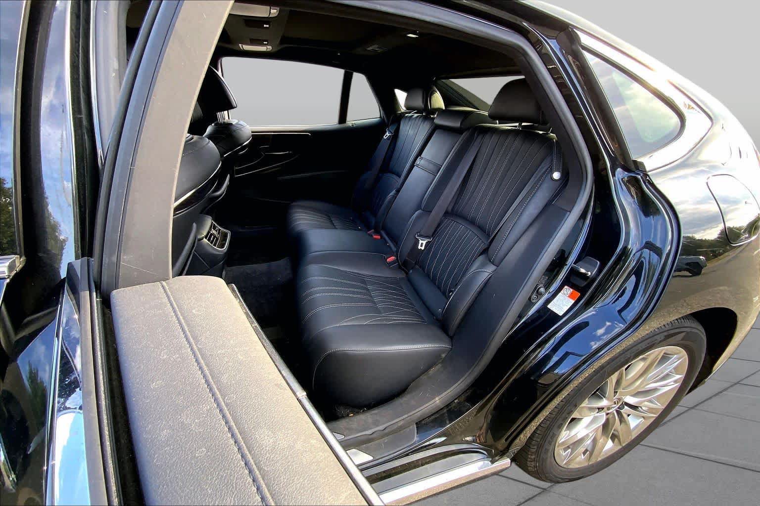 Certified 2022 Lexus LS 500 AWD w/ Interior Upgrade Package image 21
