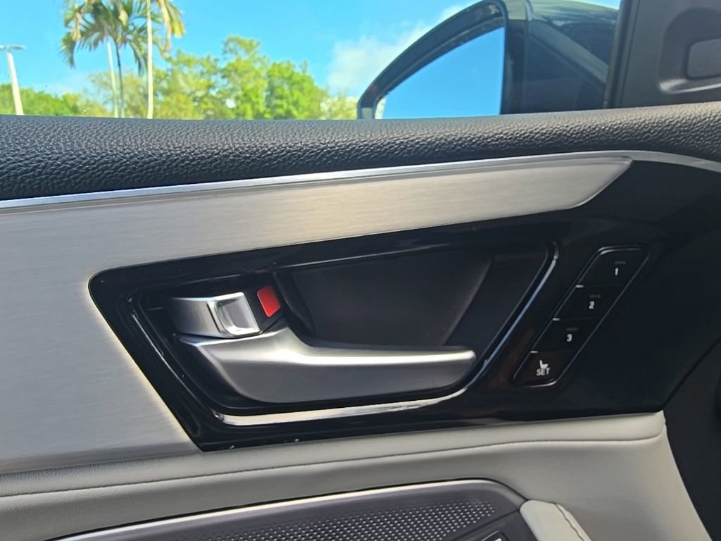 Certified 2025 Acura MDX w/ Technology Package image 16