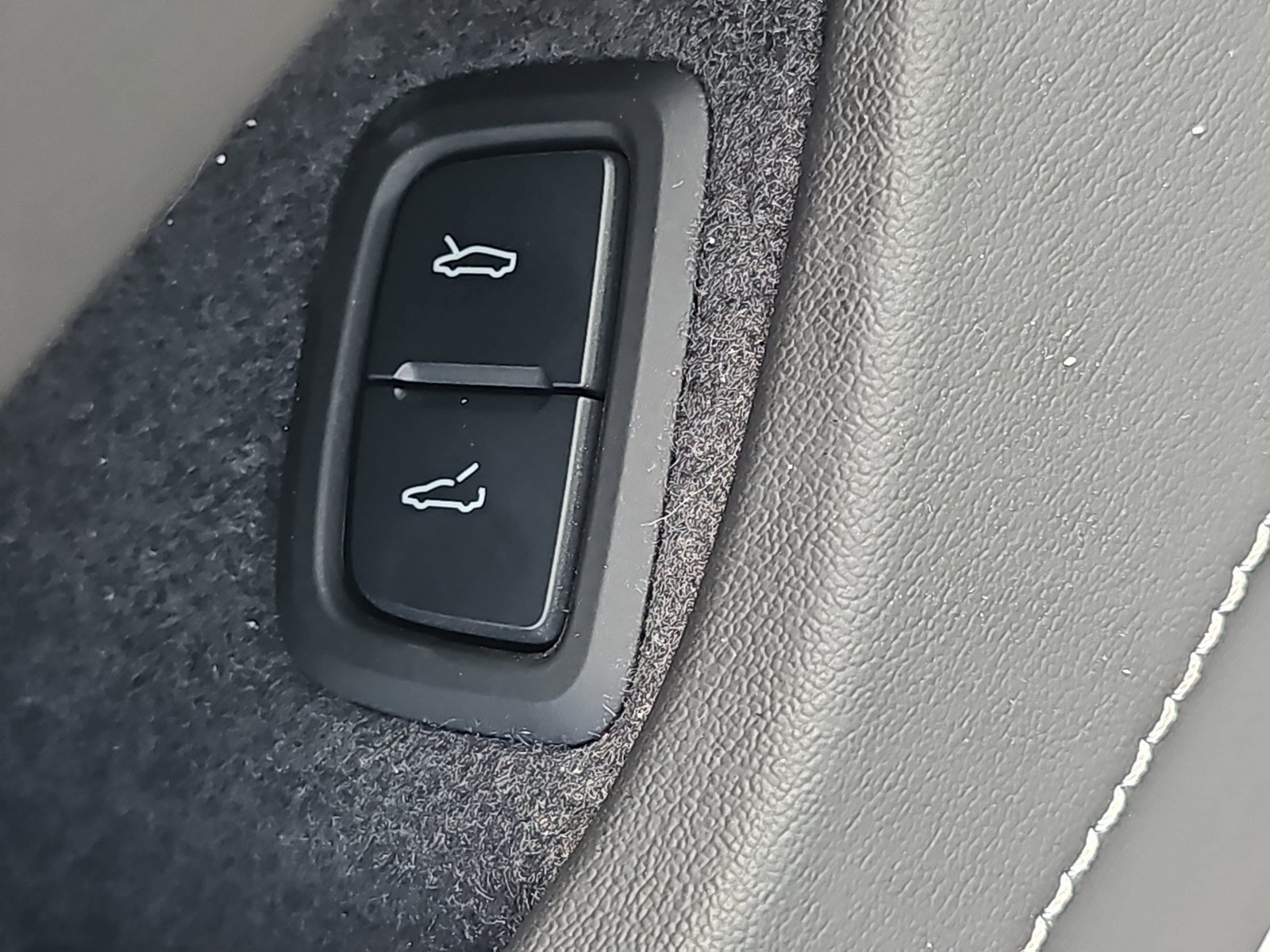 Used 2023 Chevrolet Corvette Stingray Preferred Conv w/ Battery Protection Package RWD image 29