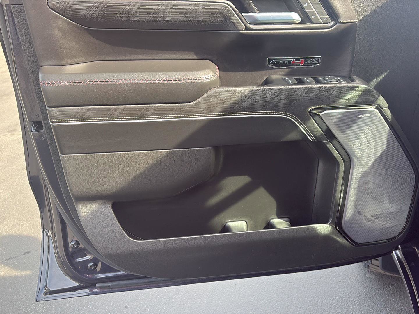 Used 2022 GMC Sierra 1500 AT4X image 23