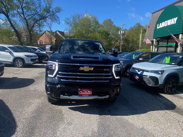 Used 2025 Chevrolet Silverado 2500 LT w/ Z71 Chrome Sport Edition AWD/4WD image 2