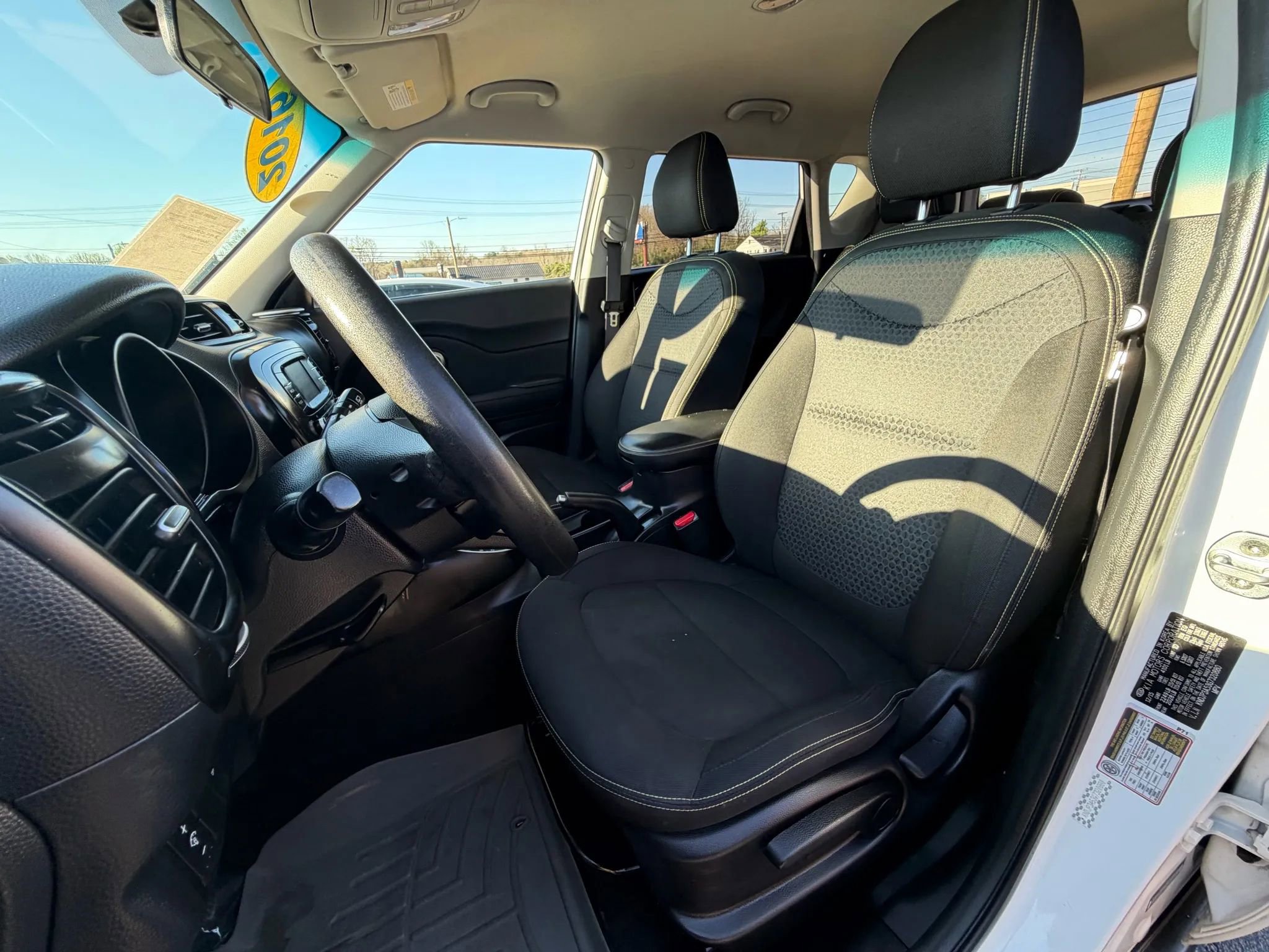 Used 2016 Kia Soul + image 17