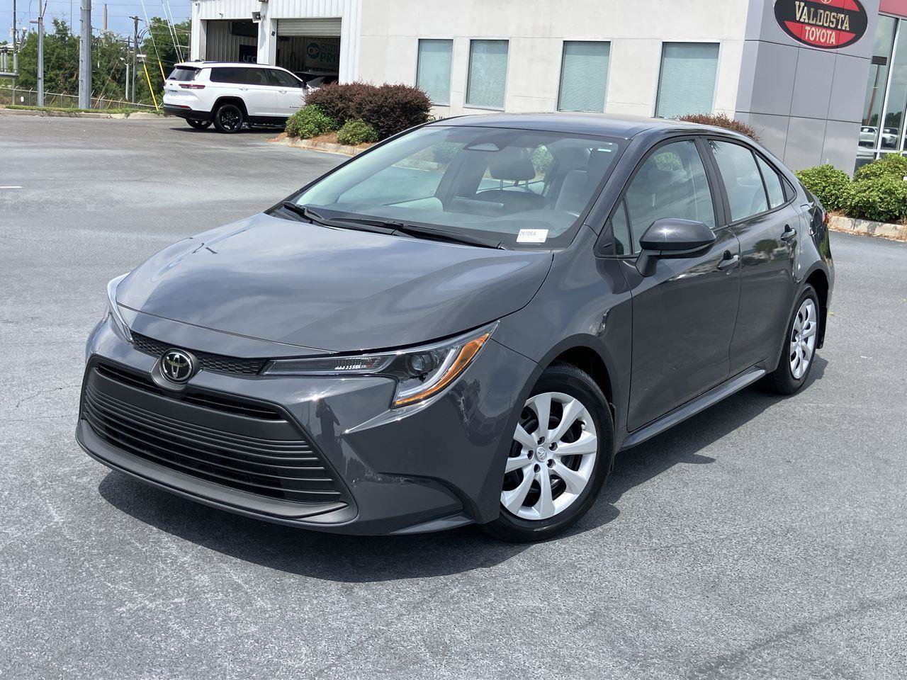 Used 2025 Toyota Corolla LE FWD image 1