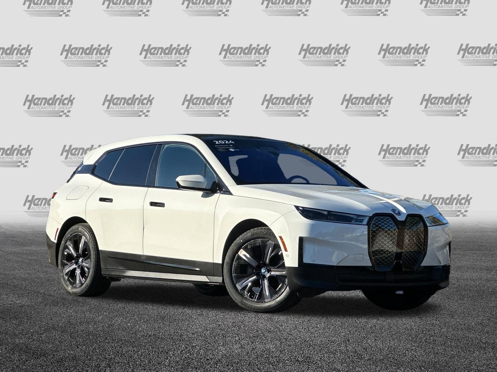 Certified 2024 BMW iX xDrive50 w/ Premium Package AWD/4WD image 2