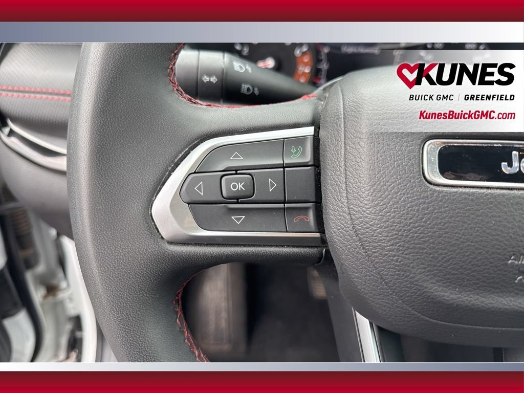 Used 2025 Jeep Compass Trailhawk AWD/4WD image 19