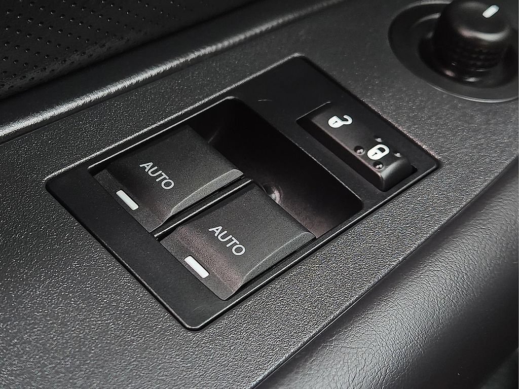 Used 2013 Dodge Challenger R/T Plus RWD image 15