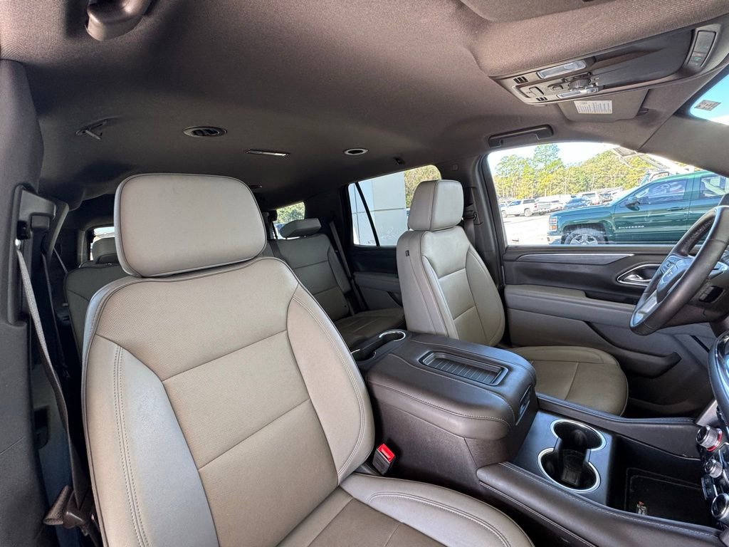 Used 2023 GMC Yukon SLT w/ SLT Luxury Package image 19