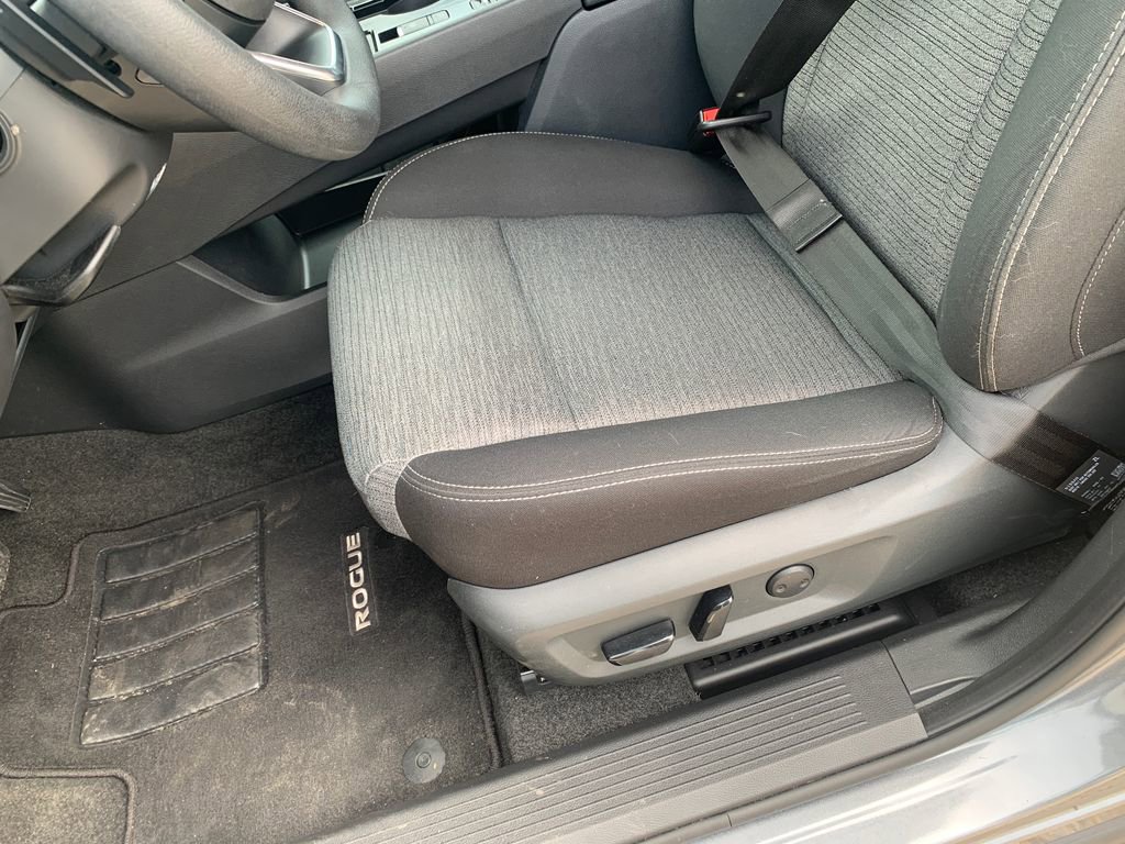 Used 2023 Nissan Rogue SV image 22