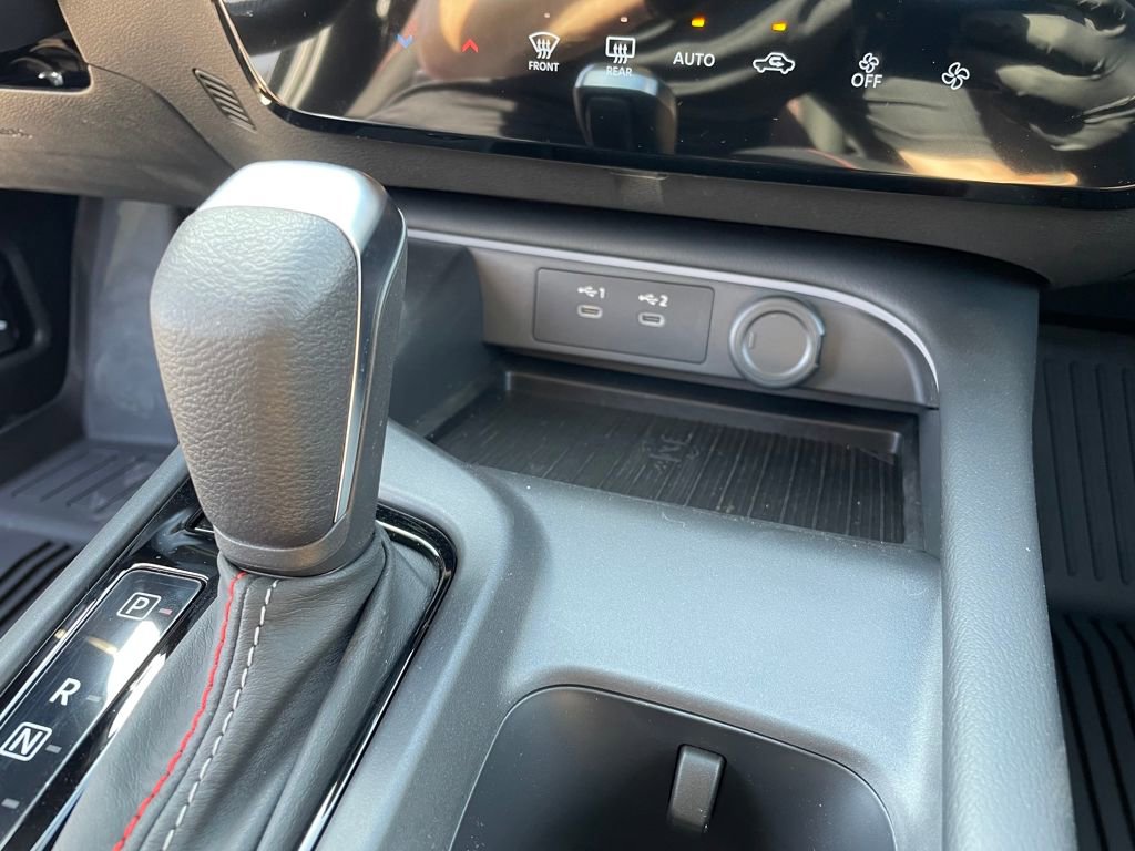 New 2026 Nissan Sentra SR w/ Floor Mat Package FWD image 21