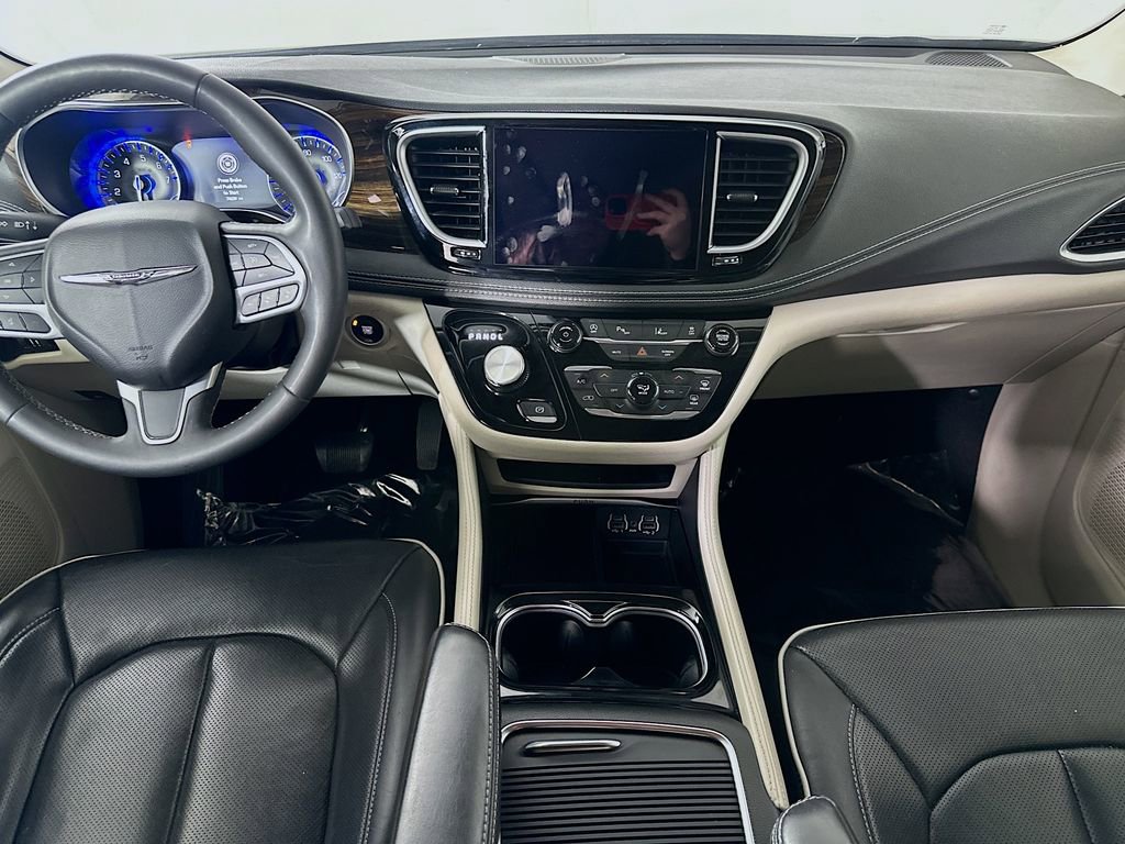 Used 2023 Chrysler Pacifica Limited image 19