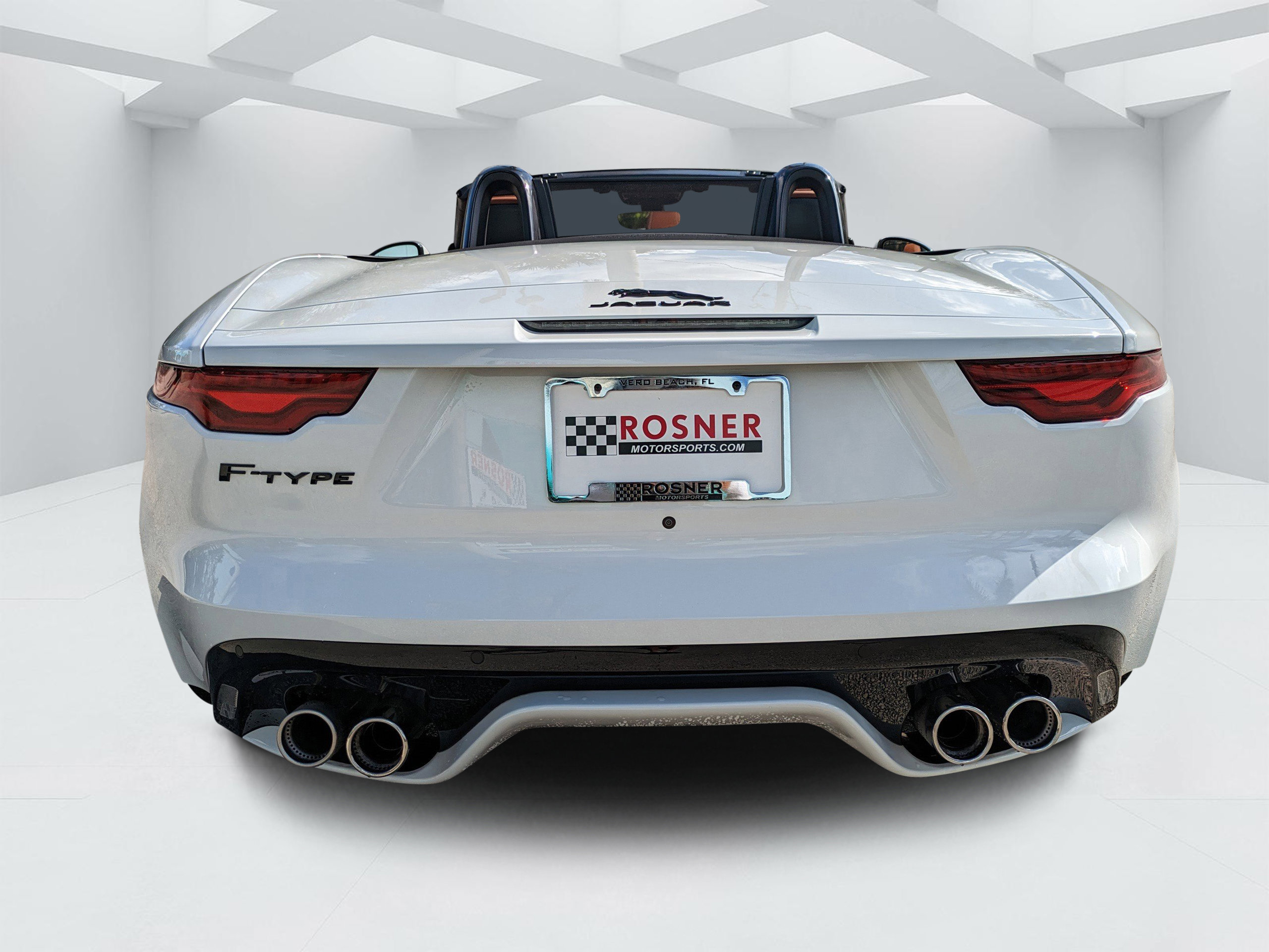 Used 2024 Jaguar F-TYPE Convertible AWD image 4
