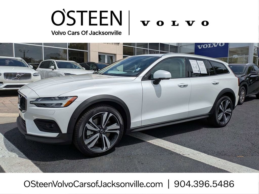 Used 2026 Volvo V60 B5 Cross Country Plus w/ Protection Package Premier