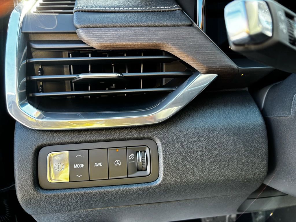 New 2026 GMC Acadia Denali w/ Super Cruise Package image 14