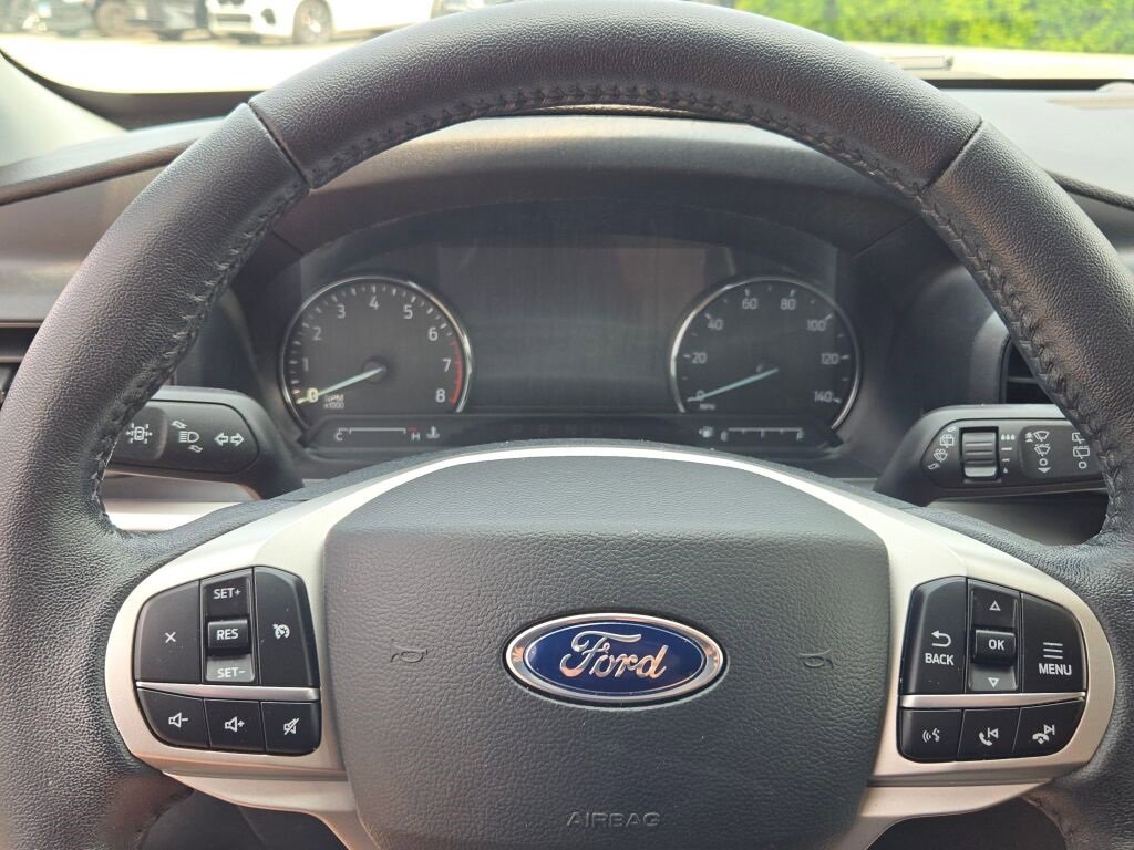 Used 2021 Ford Explorer XLT image 38