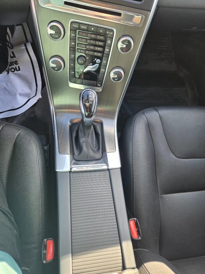 Used 2015 Volvo XC60 T6 AWD/4WD image 20