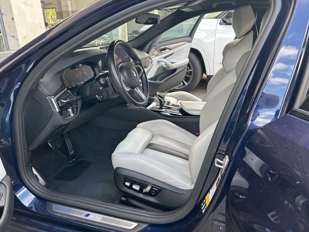 Used 2022 BMW M5 w/ Executive Package image 4
