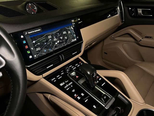 Used 2023 Porsche Cayenne image 34