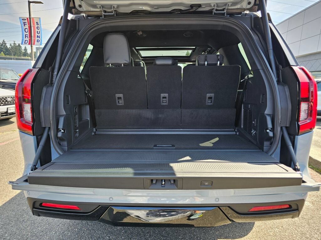 New 2027 Ford Expedition Platinum w/ Stealth Performance Package AWD/4WD image 11