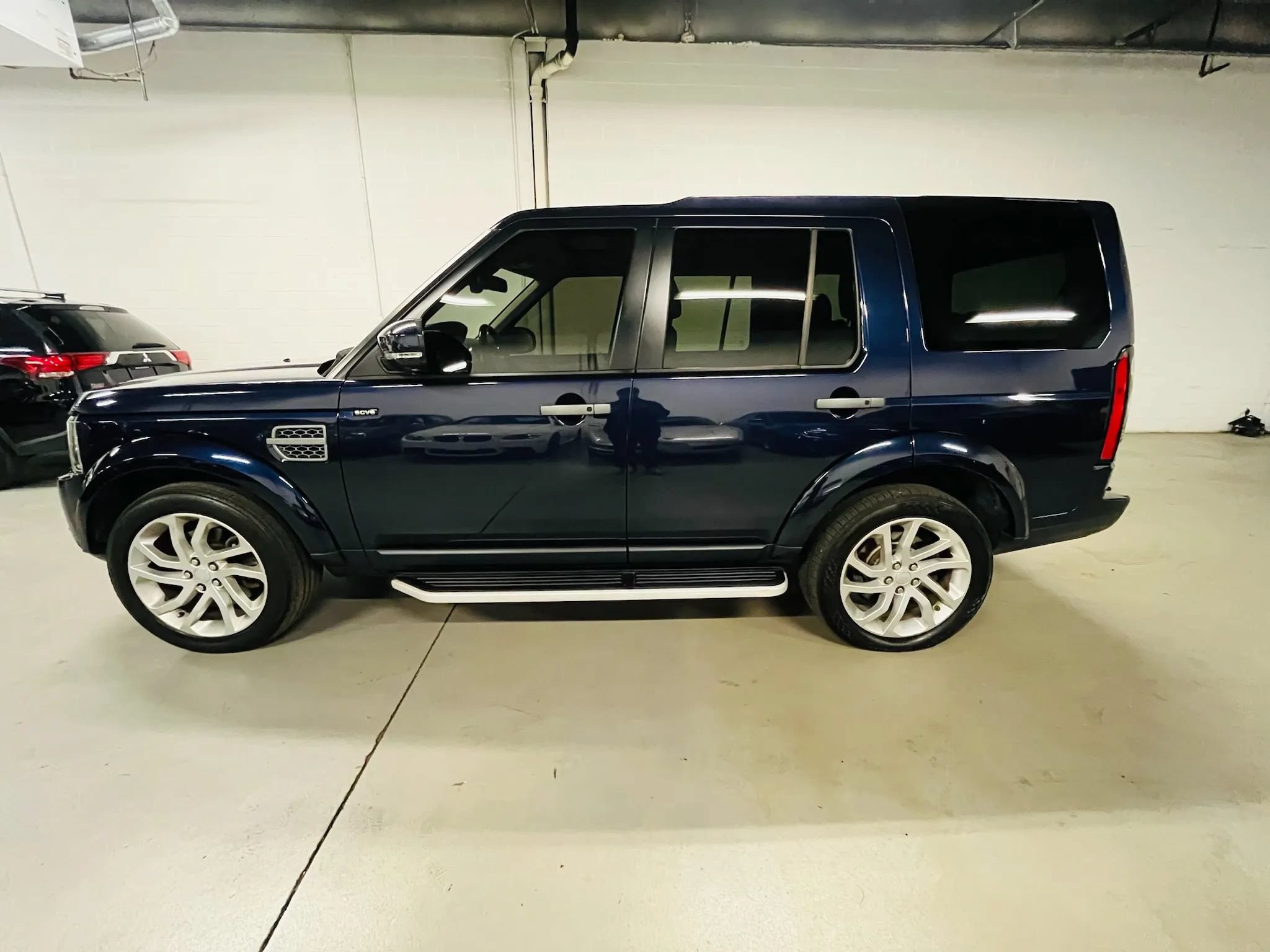 Used 2016 Land Rover LR4 HSE Silver Edition AWD/4WD image 5