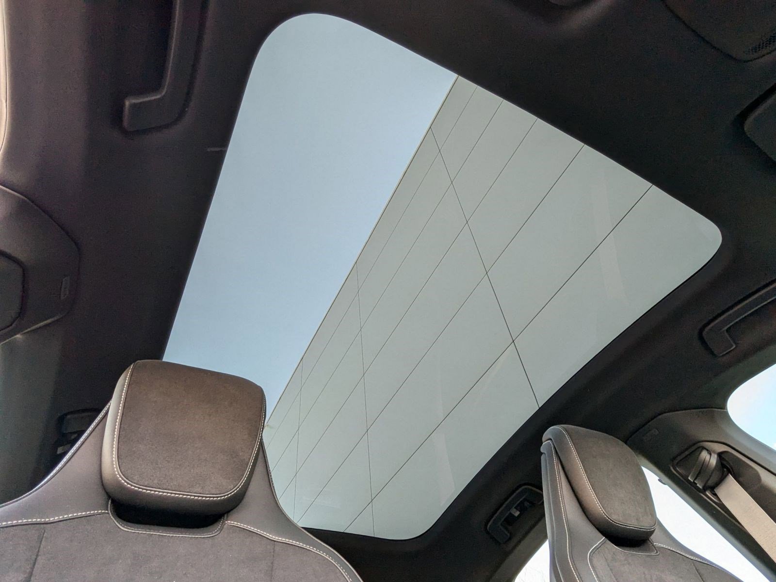 New 2025 Porsche Taycan 4S AWD/4WD image 27