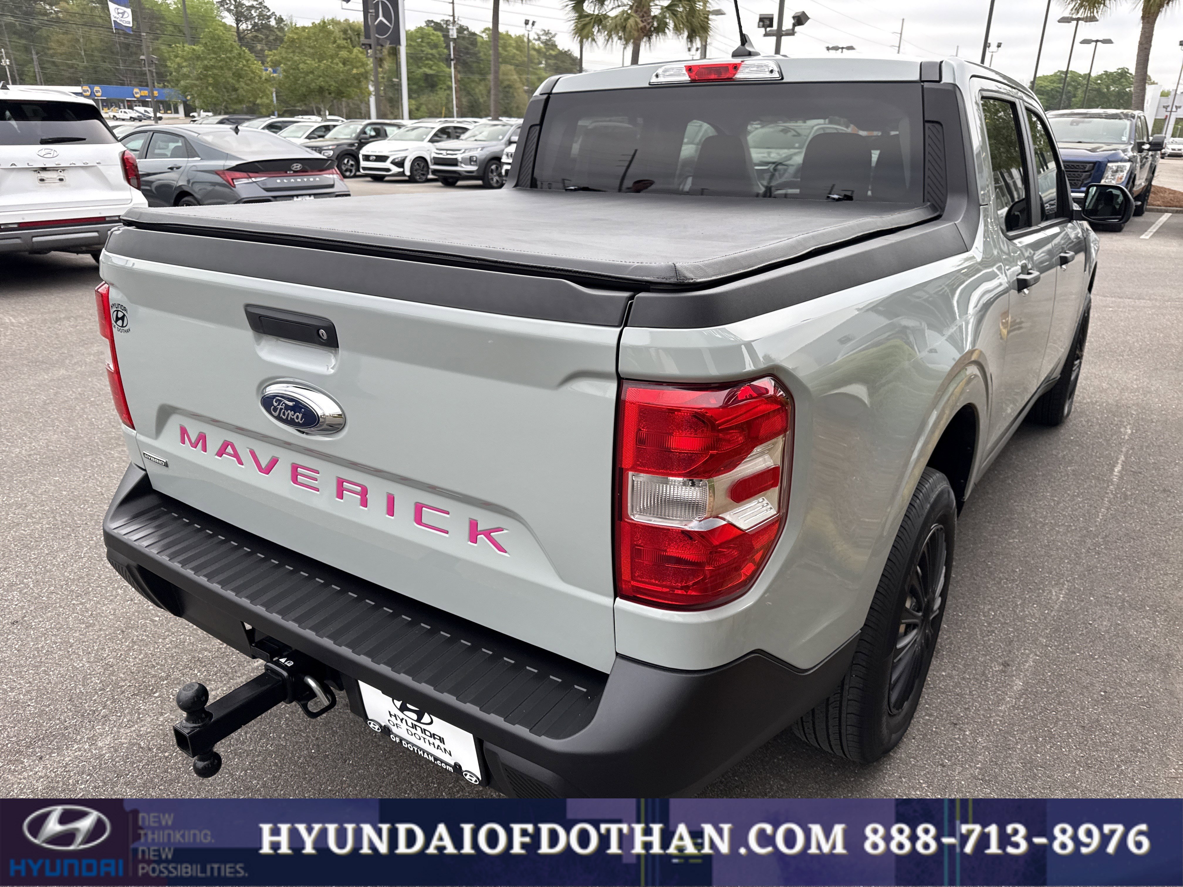 Used 2023 Ford Maverick XL image 6