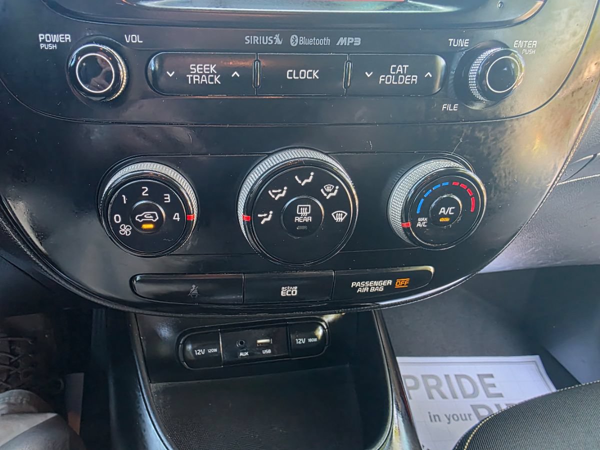 Used 2016 Kia Soul + FWD image 28