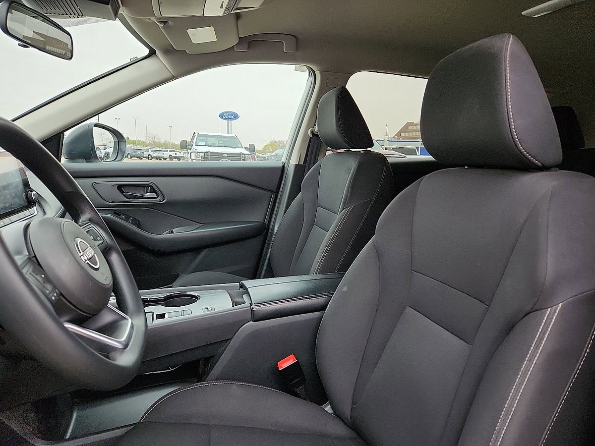 Used 2024 Nissan Rogue S FWD image 7